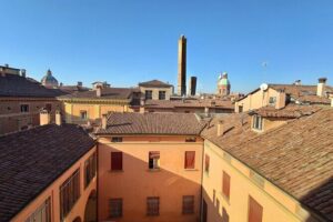 Best of Bologna in one day : Food, architecture, art and history - Santa Maria della Vita: Baroque emotion plus Nicolò dell’Arca’s terracotta