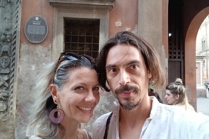 Bologna Murder Mystery: Self-Guided City Quest - Price and timing: fitting one hour of clues into your day