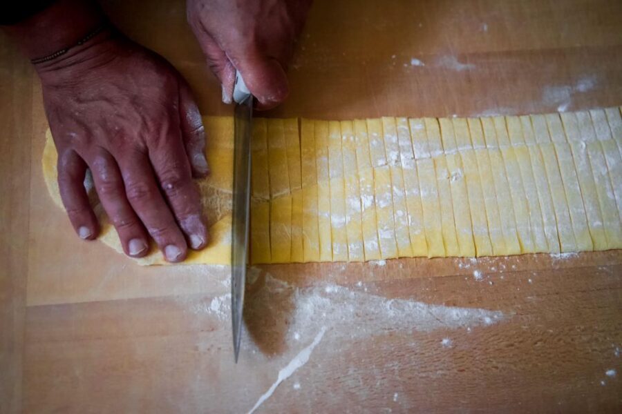 Bologna: Pasta Tagliatelle al Ragu Cooking Class with Wine - A 3-Hour Class Plan: From Dough to Filled Pasta to Dinner Table