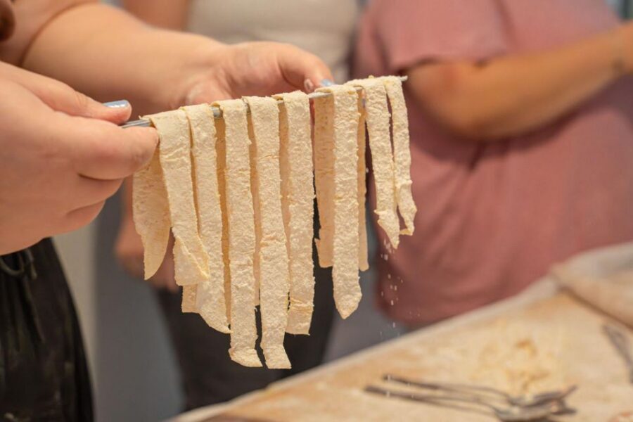 Bologna: Traditional Bolognese Cooking Class with a Meal - Should you book this Bologna Bolognese cooking class?