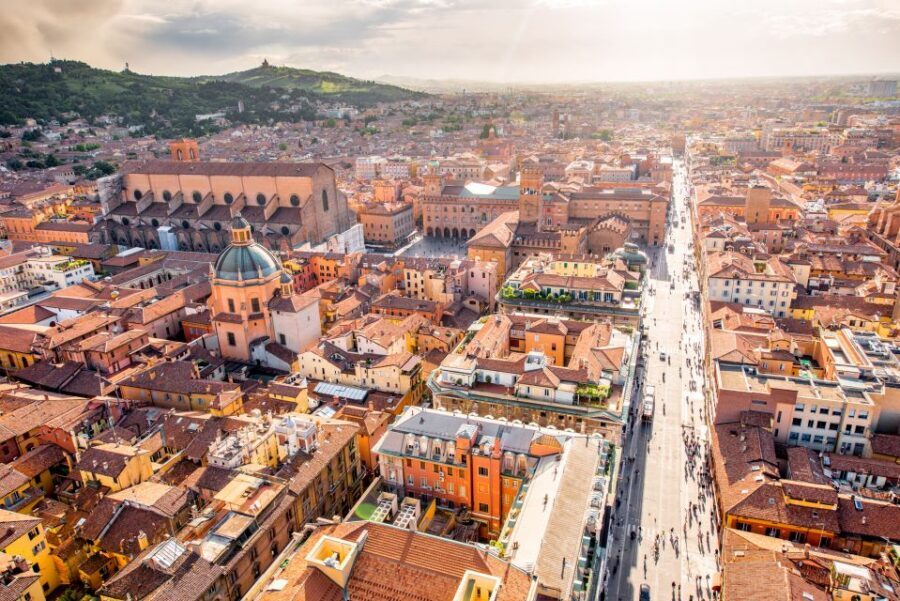 Bologna with a Local: Customized Private Meet-Up - How the local matching changes your whole Bologna day